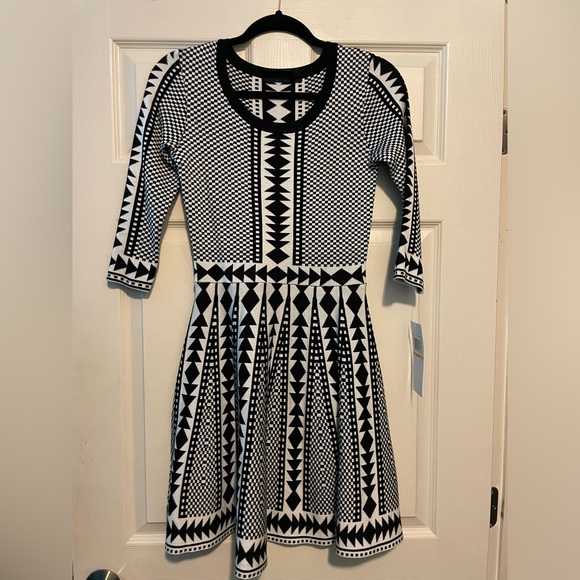 Graphic Geometric Nina Leonard Sweater Dress Black White Fit and Flare Small - Picture 3 of 6